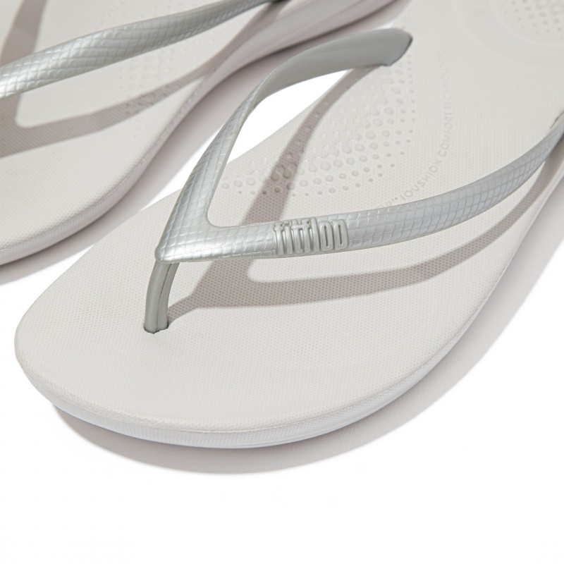 Fitflop Iqushion Ergonomc Women's Flip Flops Silver | IE-QRMU-87306